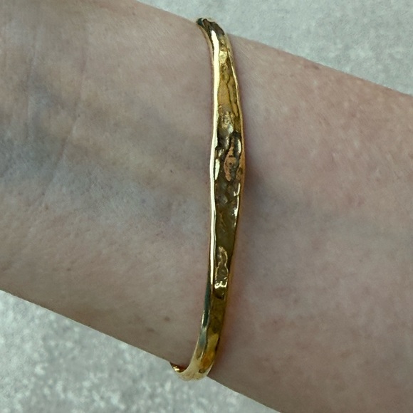 Serefina Gold-Plated Hammered Cuff Bracelet From Anthropologie!!🔥🔥🔥 - Picture 3 of 16